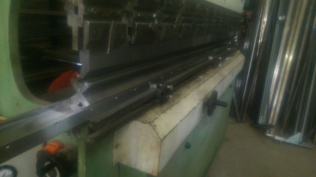 PLIEUSE-ADIRA-poinçons-neufs